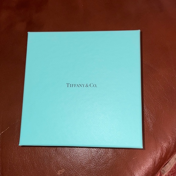 Box - Picture 2 of 2